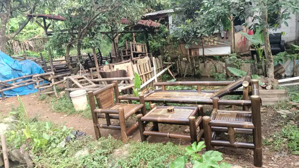 Kursi bambu hitam / Gazebo