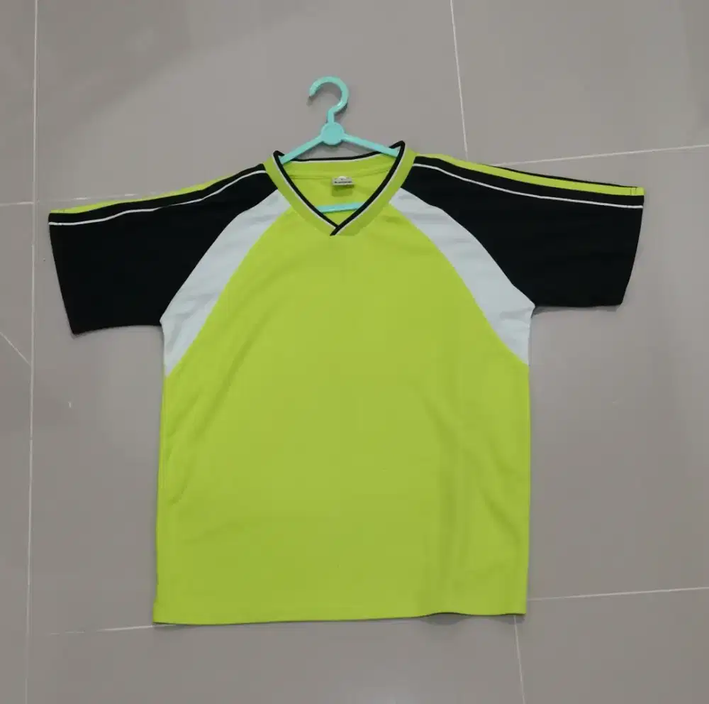 Baju olahraga atasan