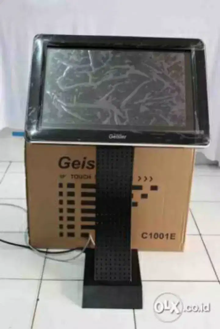 Monitor karaoke / karoke touchscreen 19