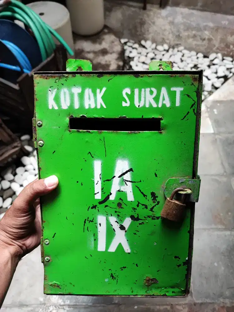 Kotak Surat Besi Jadul