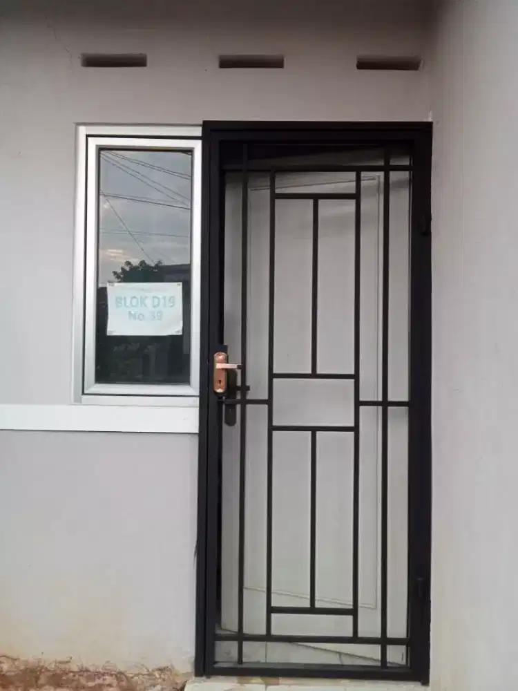 Pintu double minimalis