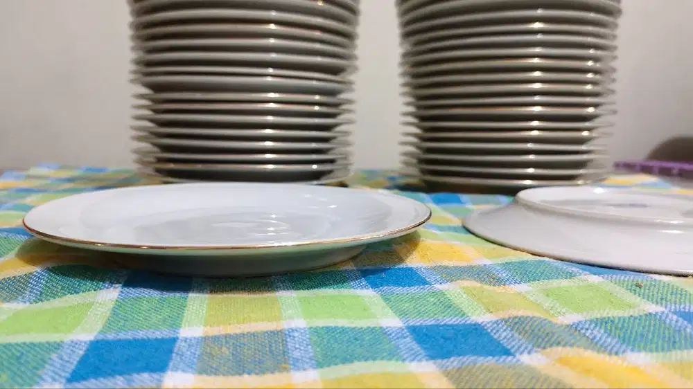 Indo Keramik Piring Cake/salad P-46 Porselin Putih Gold Lining 6 buah