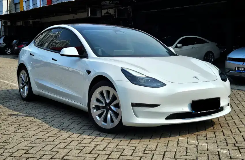 TESLA MODEL 3 LONG RANGE 2023 PUTIH LOW ODO FULL RECORD