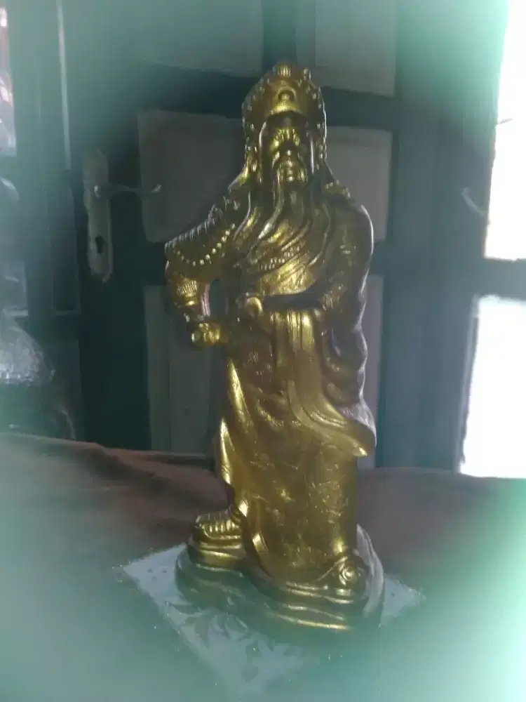 Patung kaisar pertama