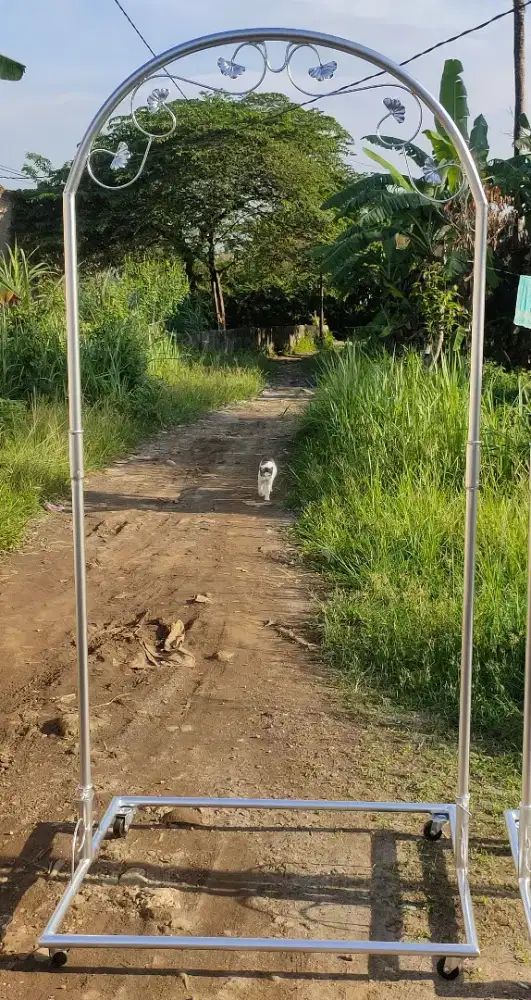 tiang ayunan bayi beroda