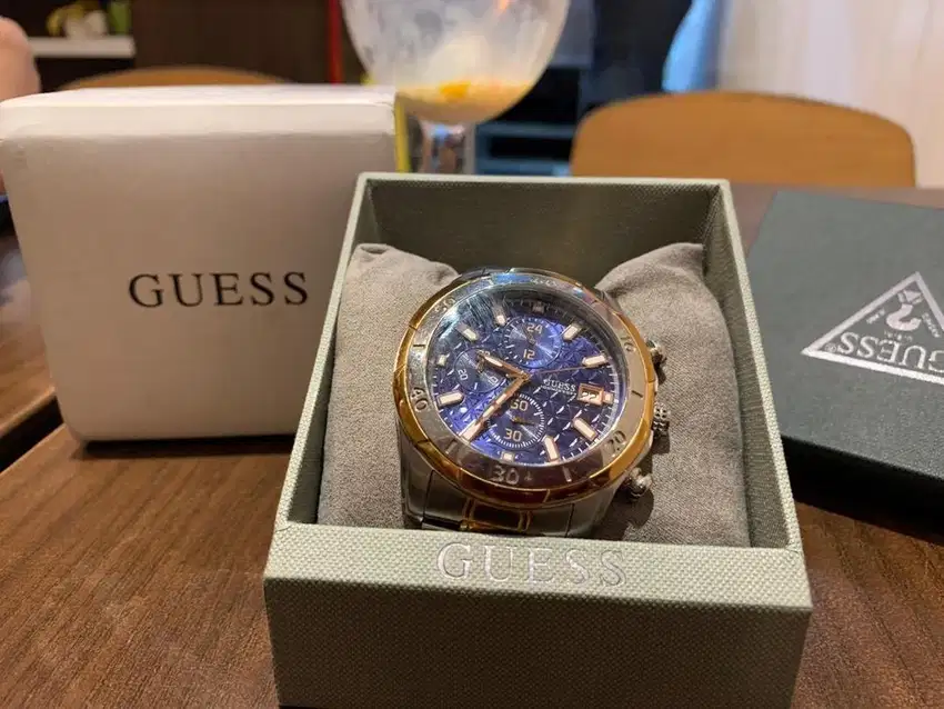 Di jual jam pria GUESS 1000% original ( kondisi sgt dirawat& mulus bgt