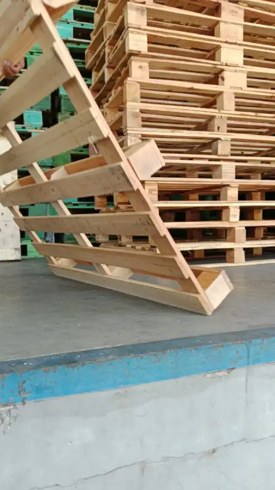 Palet Bekas Kayu Lokal