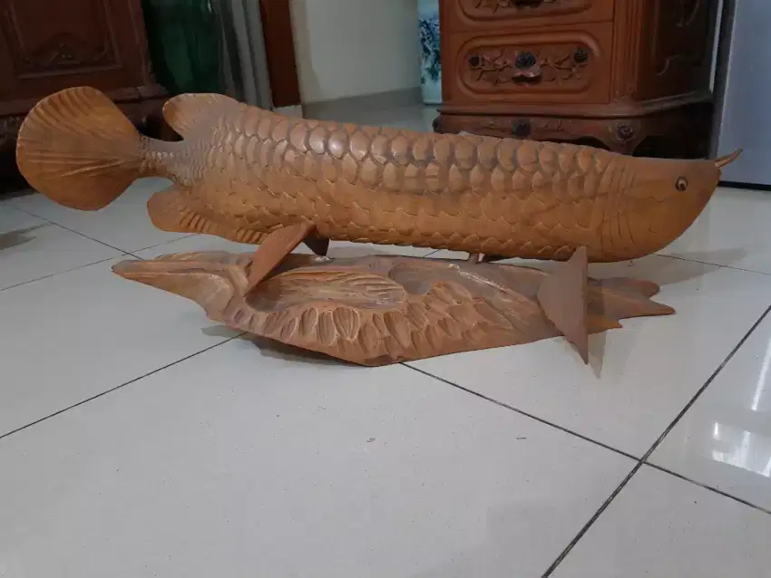 Patung kayu Arwana 94 cm