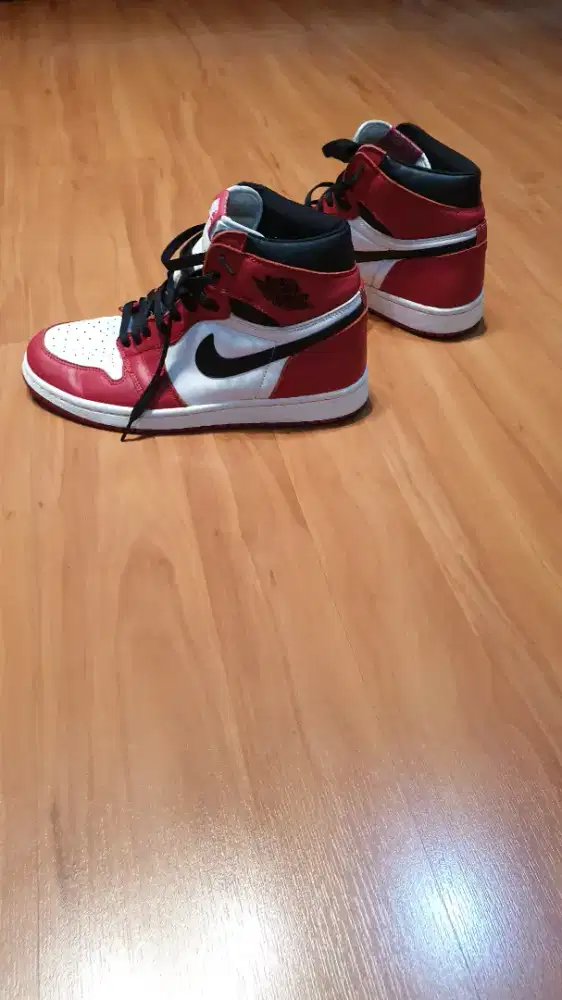 Sepatu Nike Air Jordan 1 Chicago 44,5 / 10,5 LIKE NEW