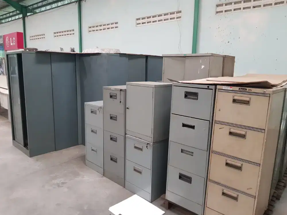 Almari Arsip Bekas