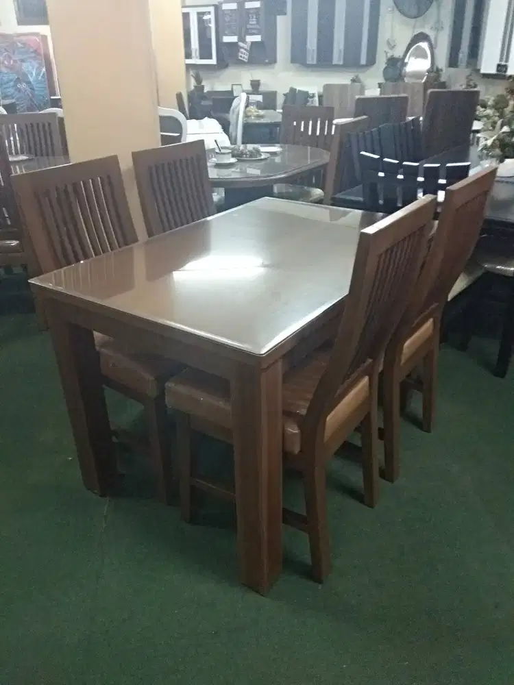 Meja makan jati minimalis