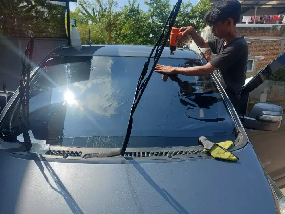 kaca film mobil penolak panas berbagai merk