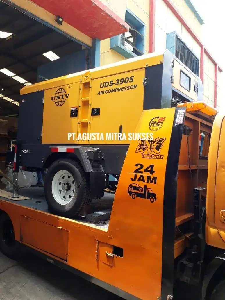 Kompresor Screw 390 cfm - UNIV UDS 390