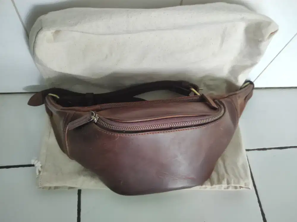 Tas kulit asli pinggang badan Waist Chest Bag leather jarang pakai bu