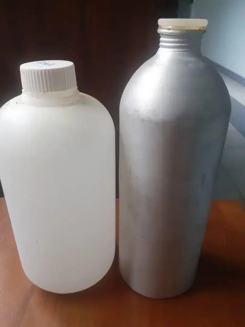 Botol aluminium dan botol plastik