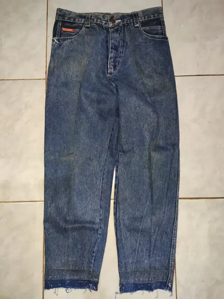 Celana Levis Panjang Stranger