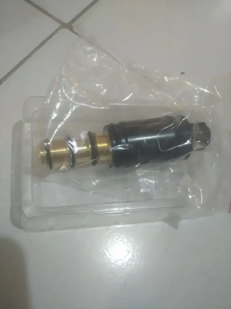 Selenoid Compresor AC Mobil Camry