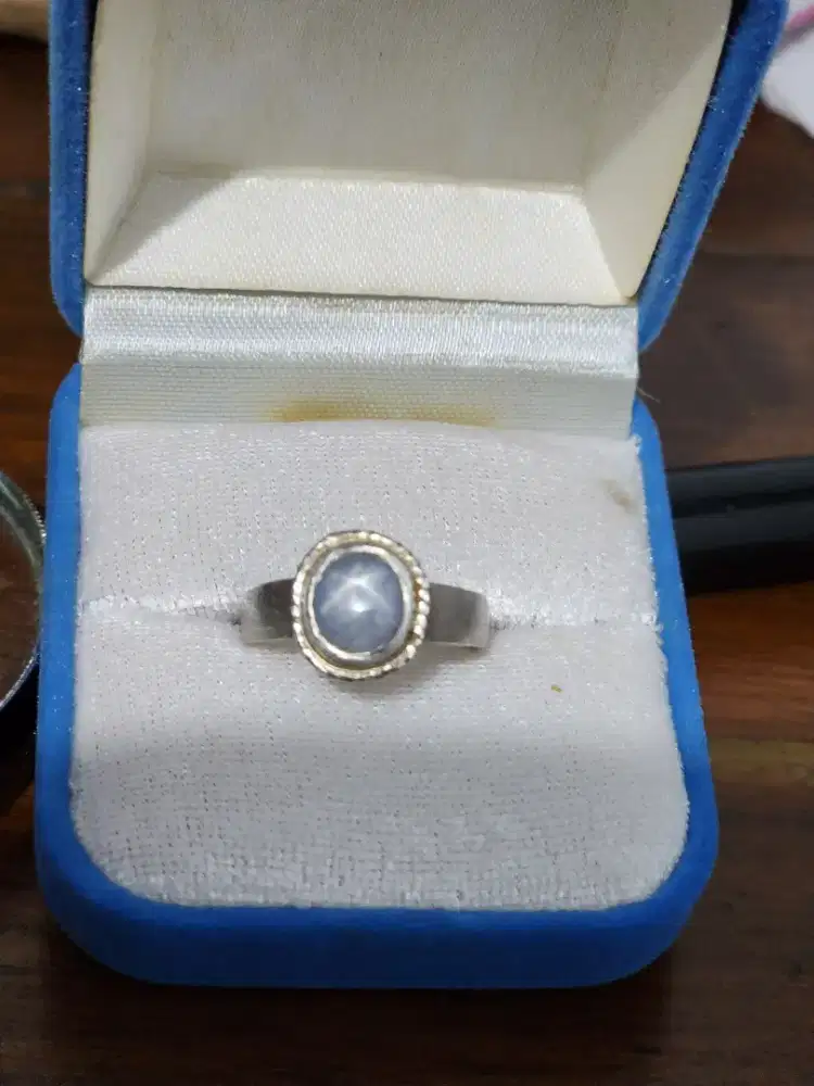 Cincin Star Light blue sapphire Ceylon 2,2ct