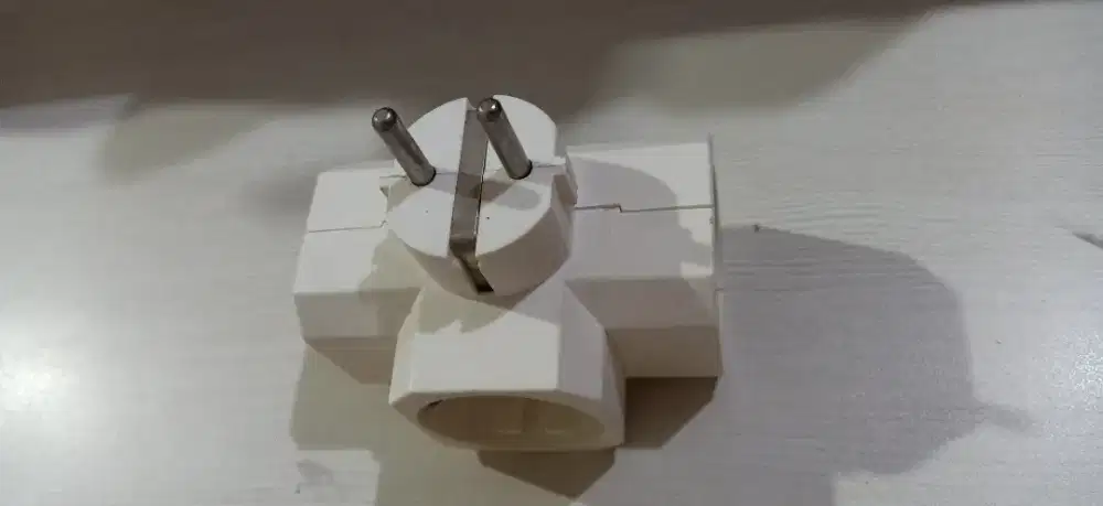 Colokan listrik 3 model bulat dan siku ada 2bh seiken borongan 55rb