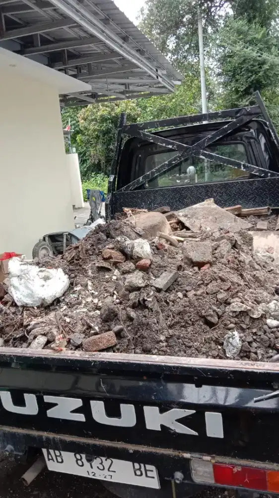 Bismillah jasa angkut,pindahan, dan bisa buang buang puing  bangunan,