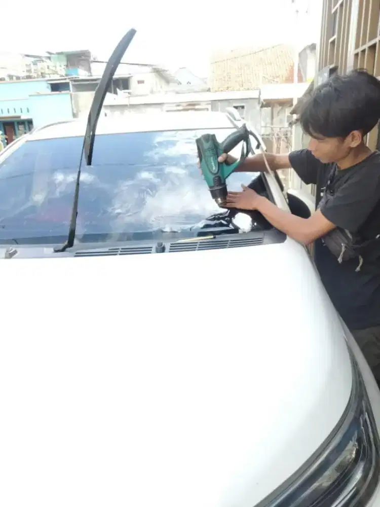 bongkar pasang kaca film mobil panggilan
