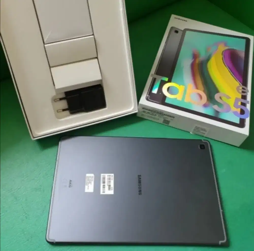 Samsung Tab S5e + Keyboard + Stylus BH 99% Galaxy Tab S5e Like New