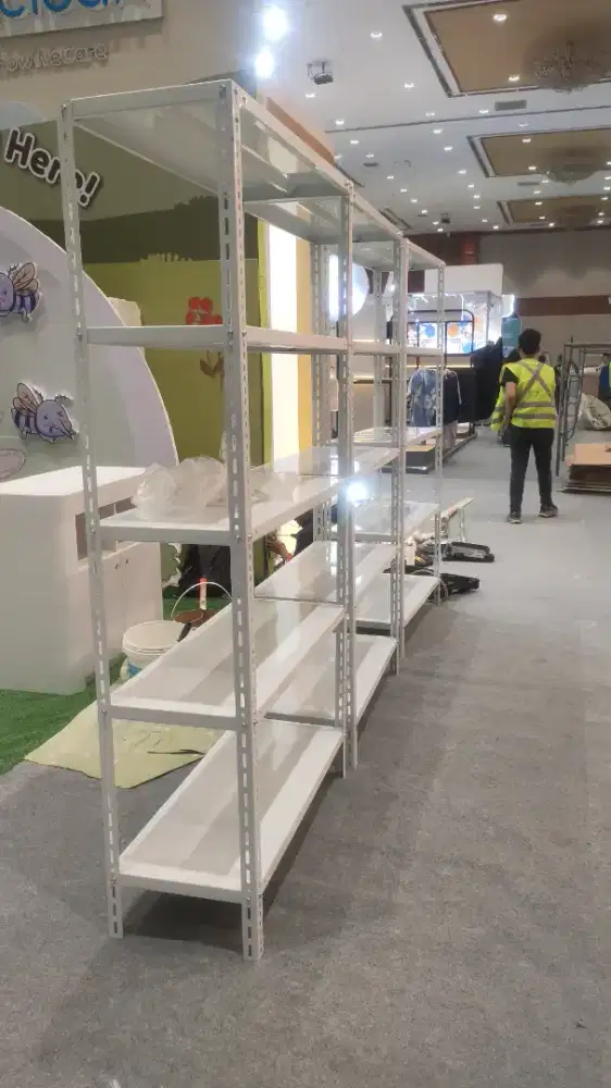 Rak besi siku lubang UD ANDINY JAYA produk menyediakan stock ready