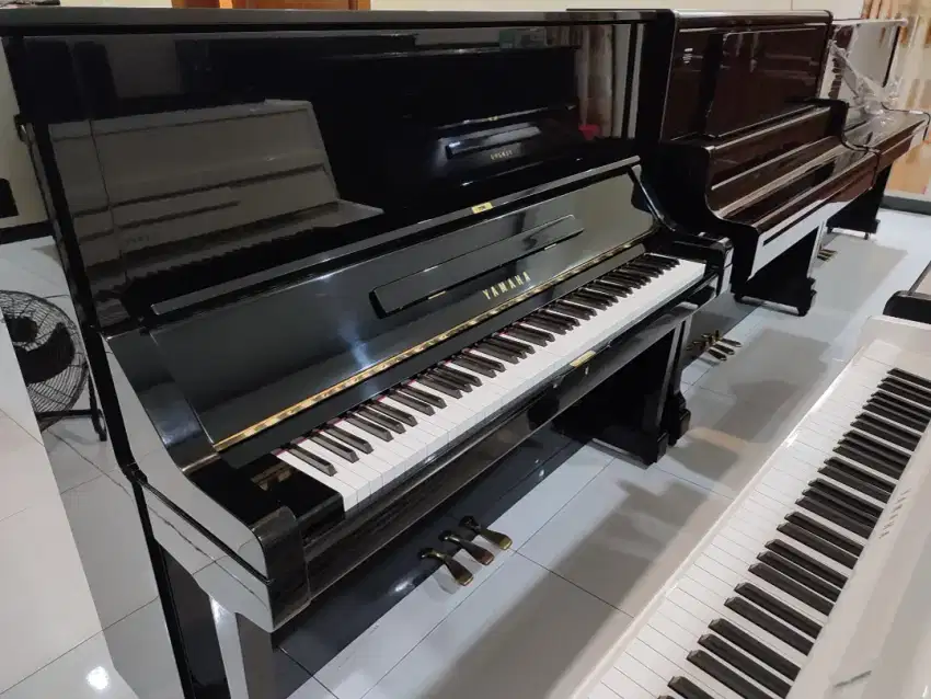 Piano Yamaha UX Japan Semi Grand