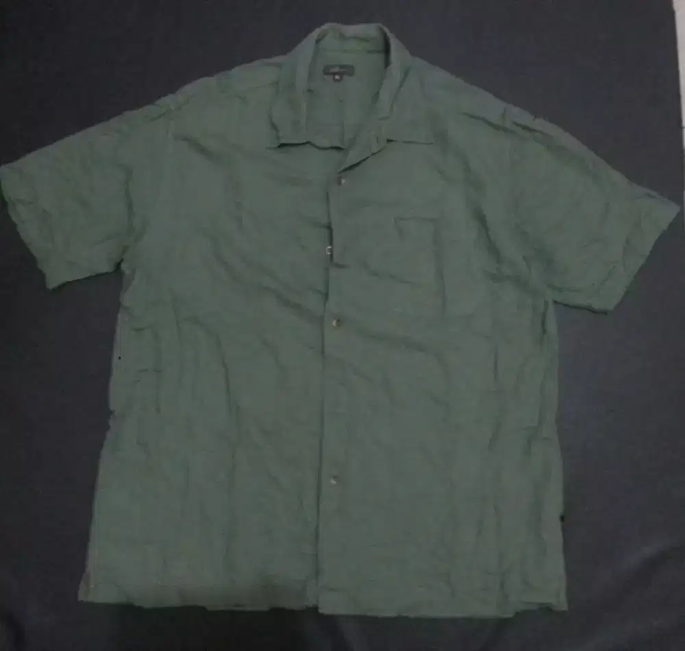 Kemeja casual U2 size L