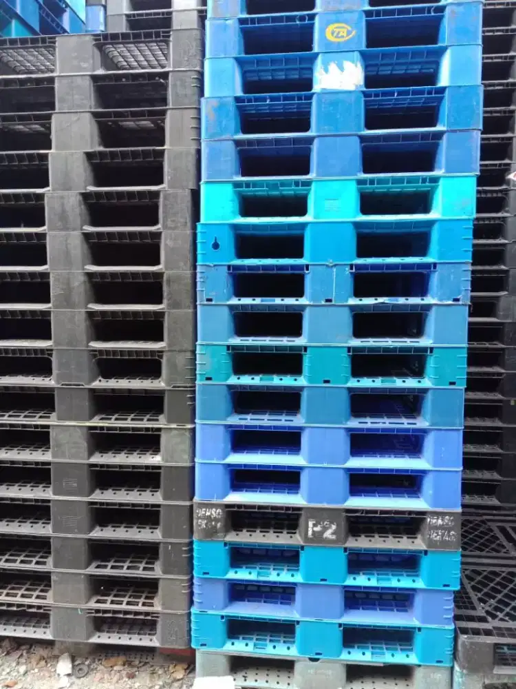 Pallet plastik atau palet plastik terlaris