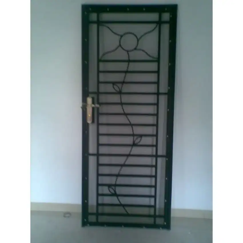 Pintu teralis kasa nyamuk