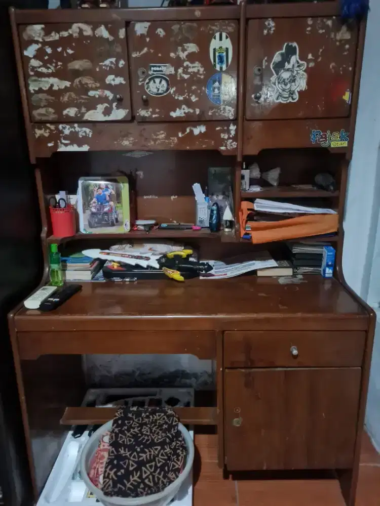 meja belajar kondisi baik