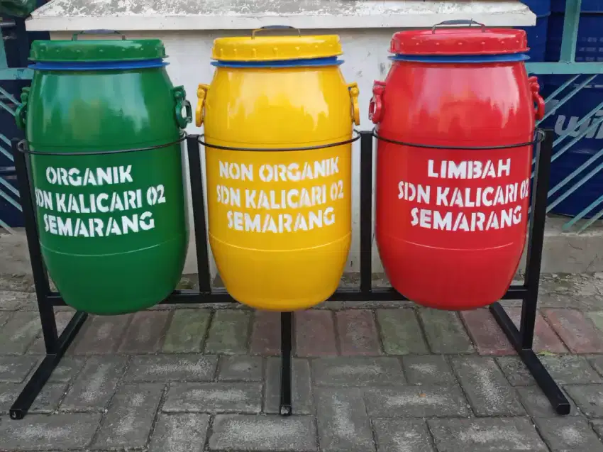 Tong Sampah Gt 40 Ltr + Rangka Besi Isi 3 Jenis