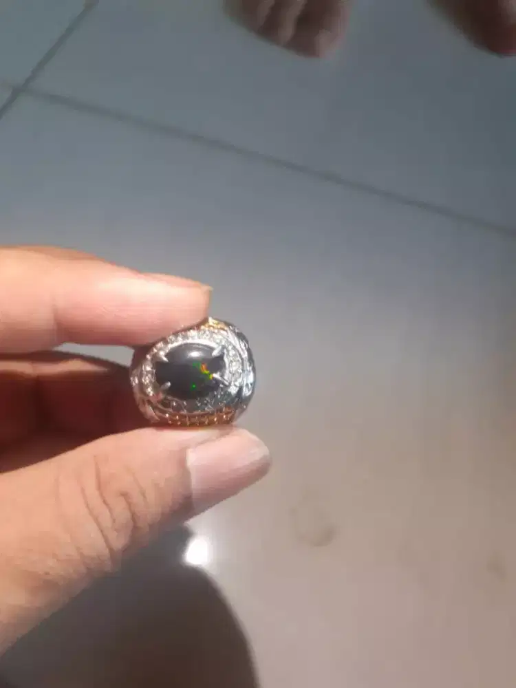 Dijual batu Black Opal Banten