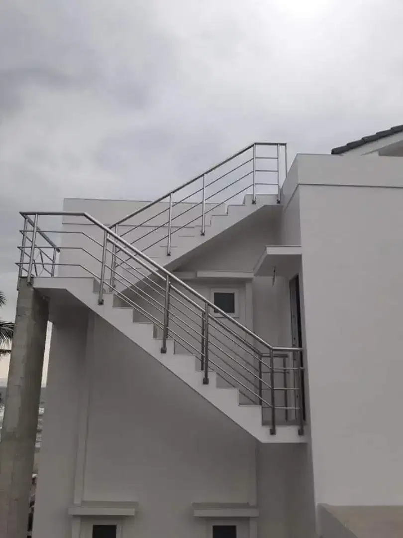 Railing tangga stainless kwalitas SNI