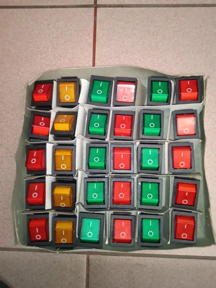 Switch Saklar on off besar 4pin dengan Lampu Kondisi Baru