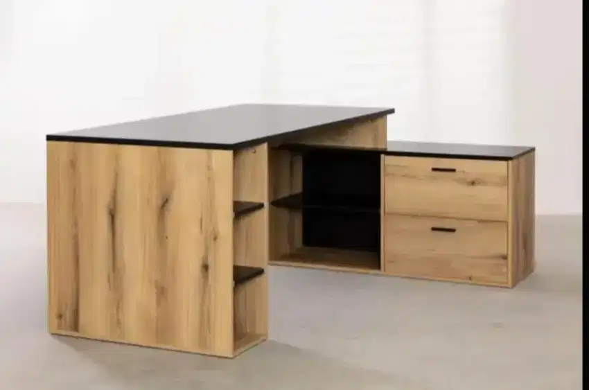 Meja kerja /kantor minimalis
