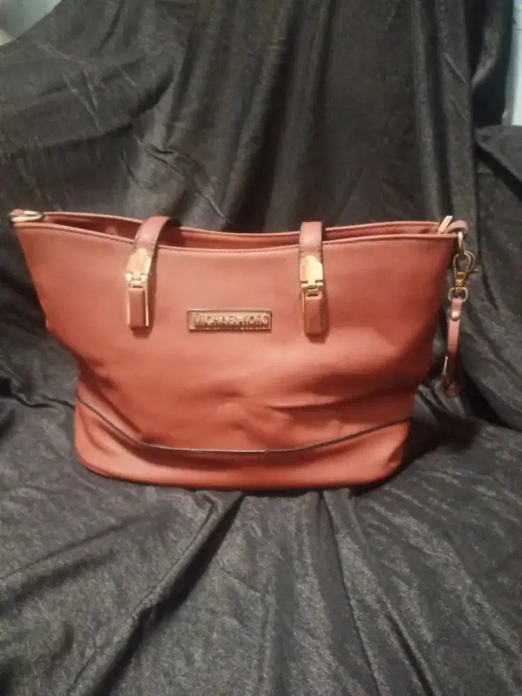Tas wanita Michael Kors