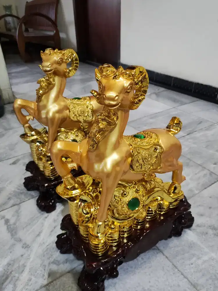 Patung pajangan kambing ( sepasang )