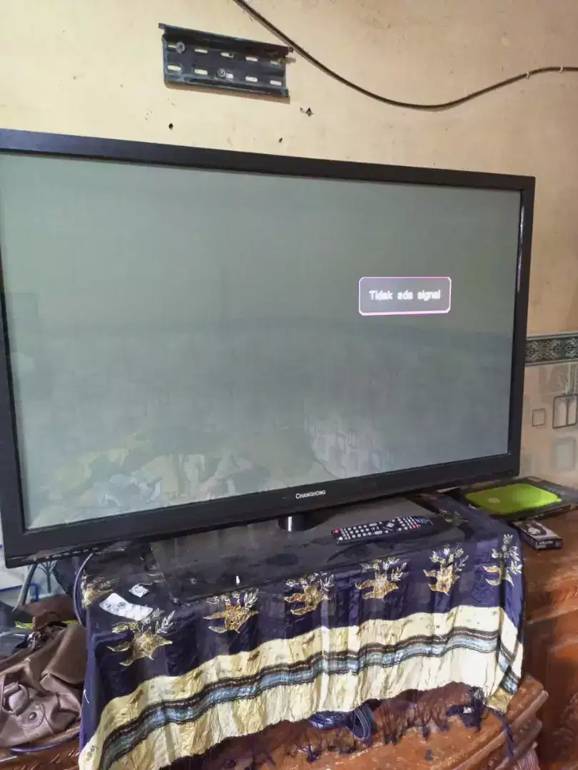 Nyariin tv rusak mati atau pecah tc