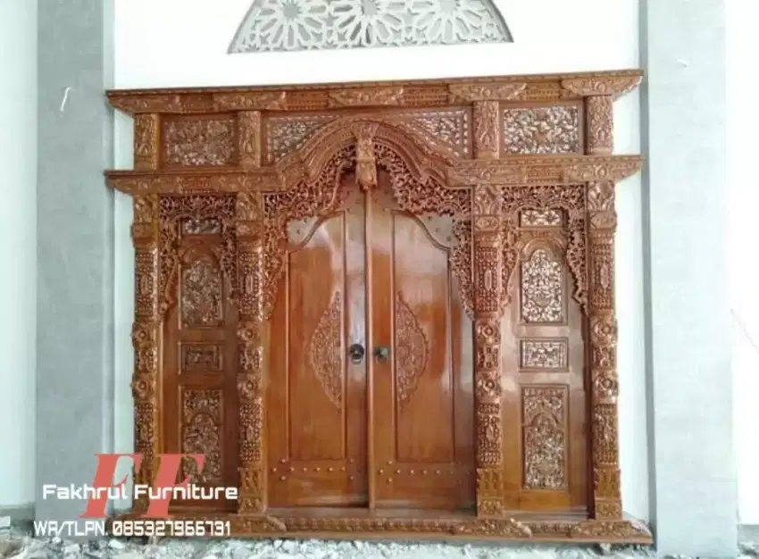 Pintu gebyok ukir