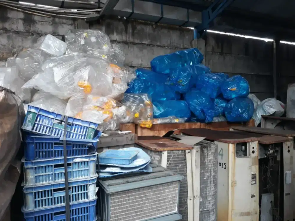 Di beli barang bekas kantor dll