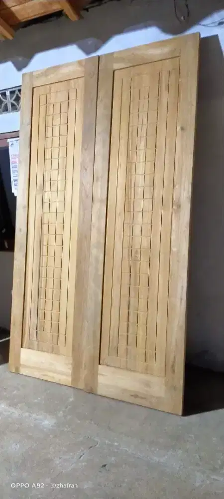Kusen dan pintu