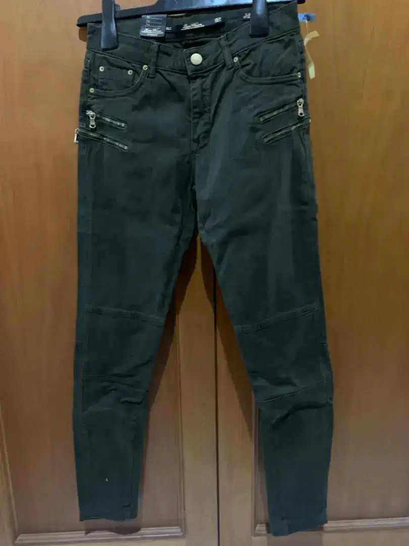 Celana Panjang Jeans