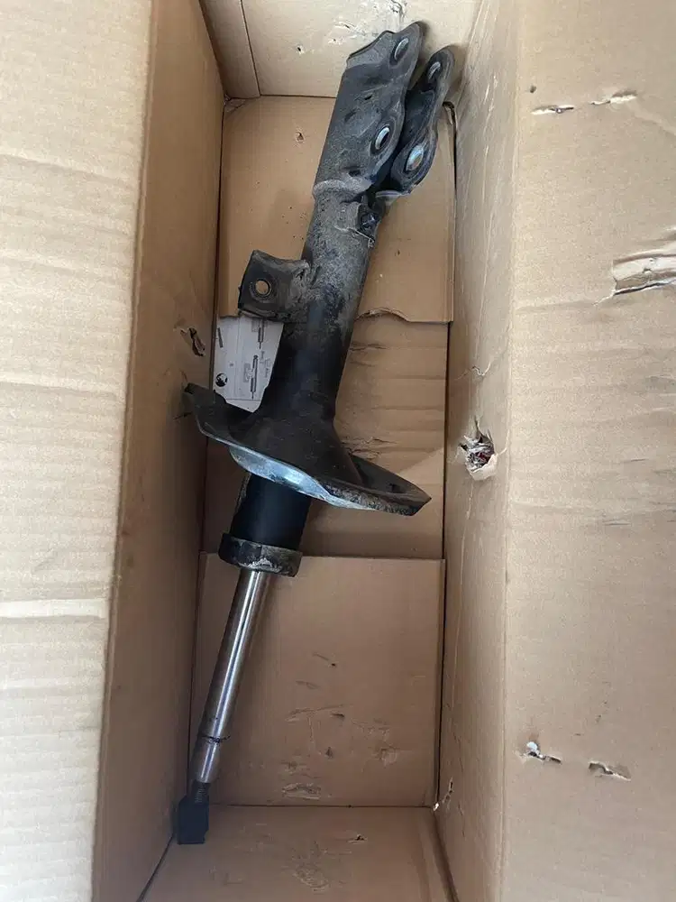 Shock breaker Bekas Mobil Outlander Sport