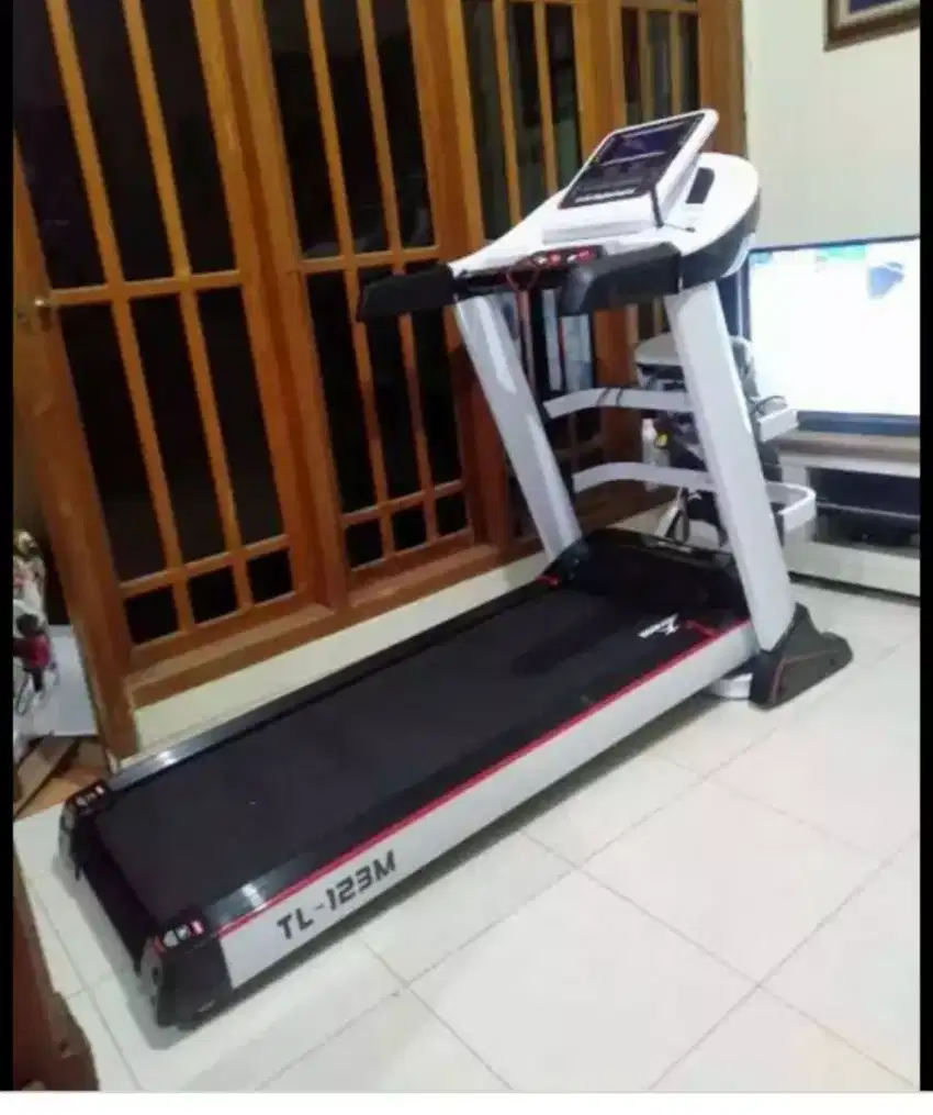 Alat fitnes treadmill elektrik TL 123 m new design