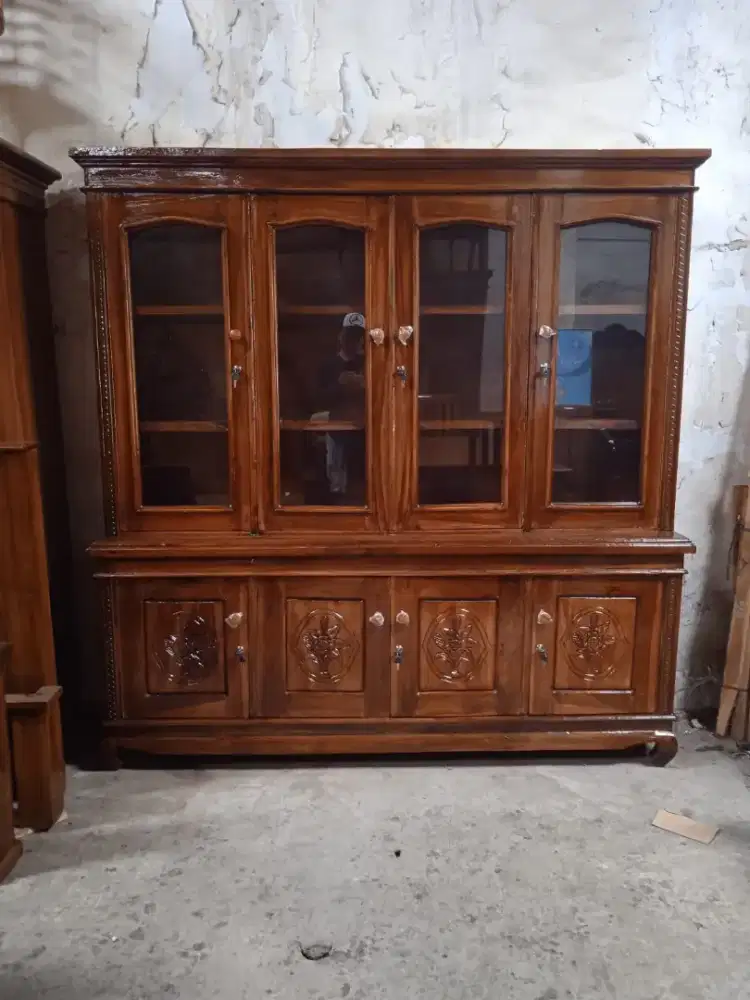 Lemari buku/ rak buku / lemari pajangan kayu jati