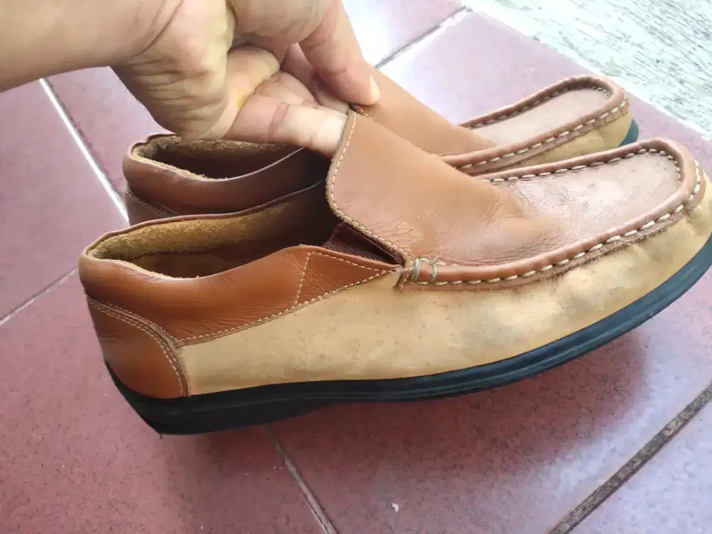 Dijual Sepatu DR Mocc Ukuran 41 seperti baru