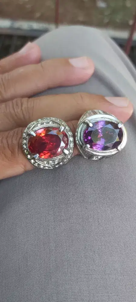 Sepasang batu cantik