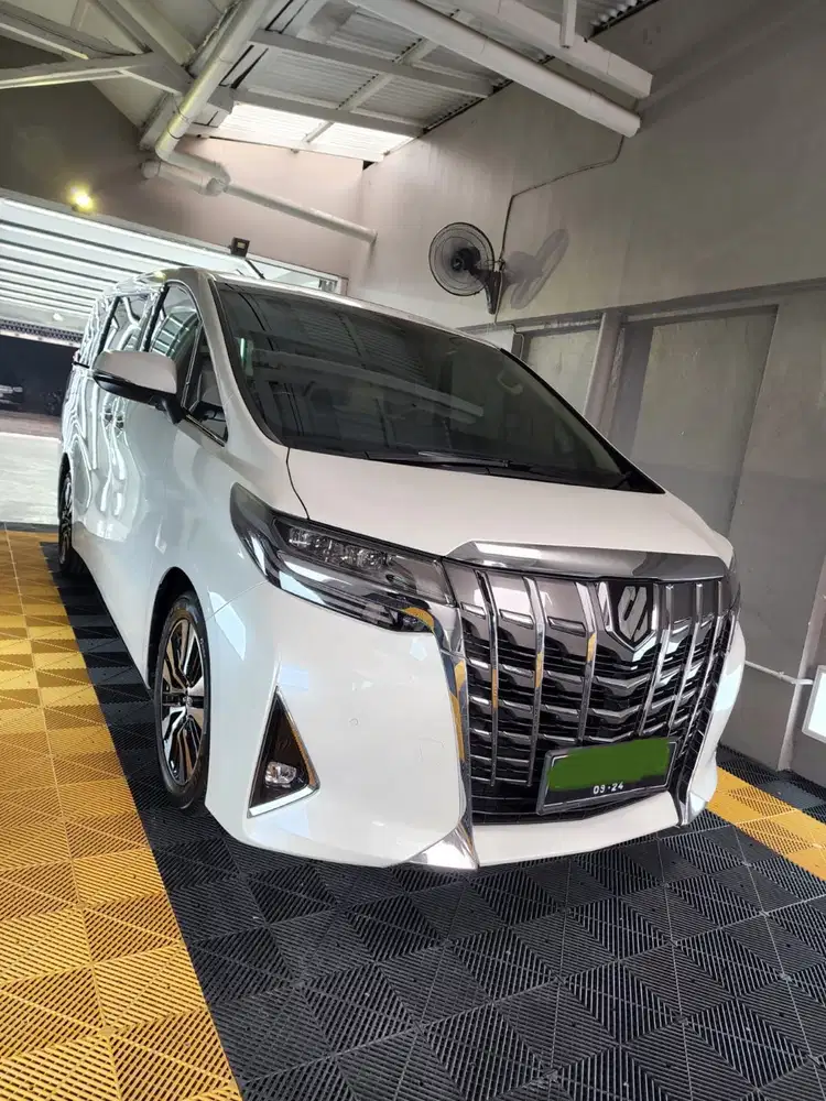 Toyota Alphard 2019 Putih: Kemewahan dan Kenyamanan dalam Satu Paket